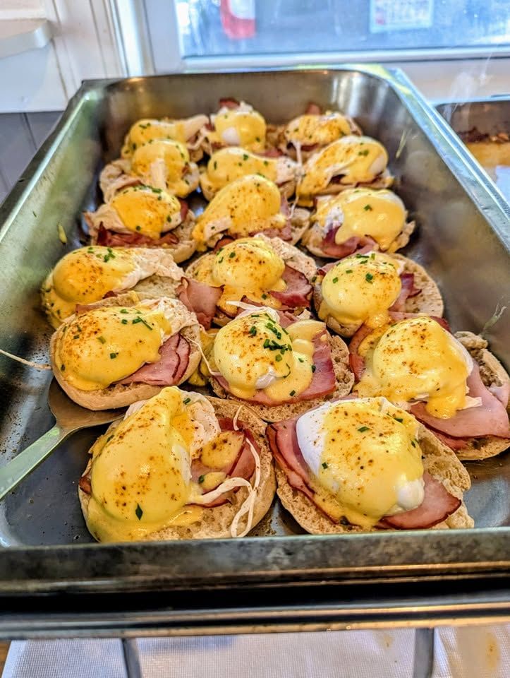 eggs benedict on the brunch line